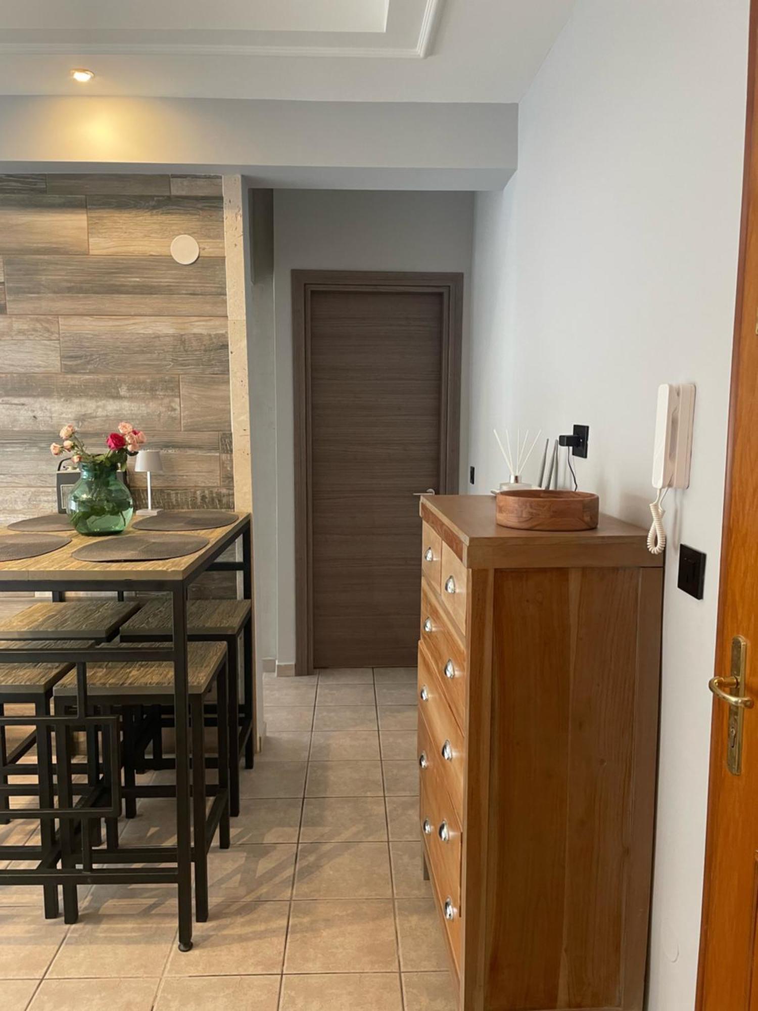 Business Flat Stavroupoli Apartment Tesalonika Bagian luar foto